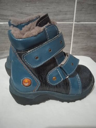 зимняя обувь детская: Продаю Детские сапожки зимние. Натуральная кожа, натуральный мех