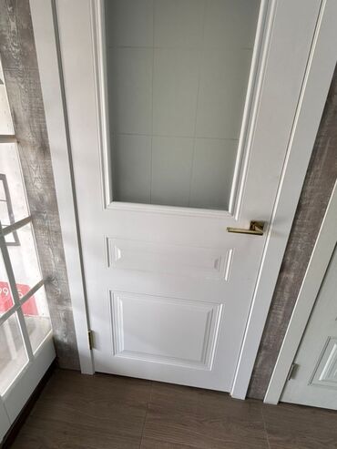 шкаф со стеклом: Межкомнатная дверь со стеклом, МДФ, Окрашенная, цвет - Белый