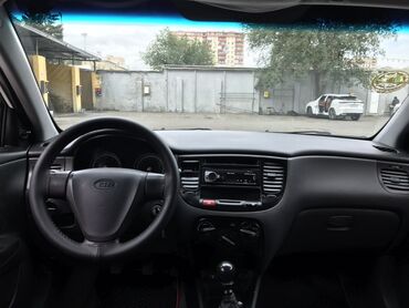 Motonəqliyyat: Kia Rio: 1.4 l | 2011 il Sedan