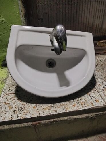 Hamam üçün aksessuarlar: Uvalnik tək üstü alt qlrlb hər şey üstündə 10 AZN son qiymət