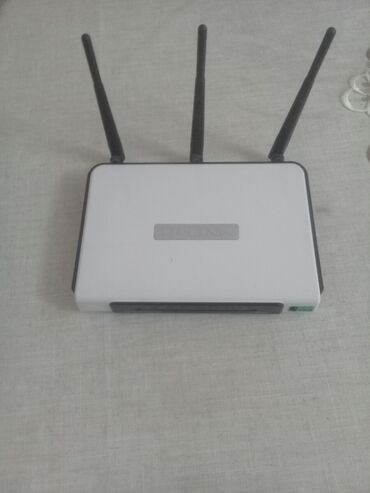 nar 4g modem: Az işlenib hec bir problemi yoxdu son qiymet 12 manat . Elan