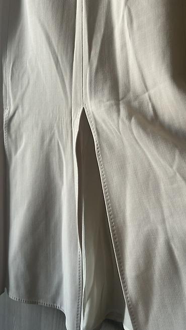 qar geyimi: Max Mara ətək – Made in Italy - Rəng: açıq bej/şampan - Model: midi — 2