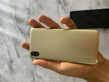 ноутбук самсунг цена в бишкеке: Смартфон Xiaomi Redmi 7A золотистого цвета. Оснащен одной основной