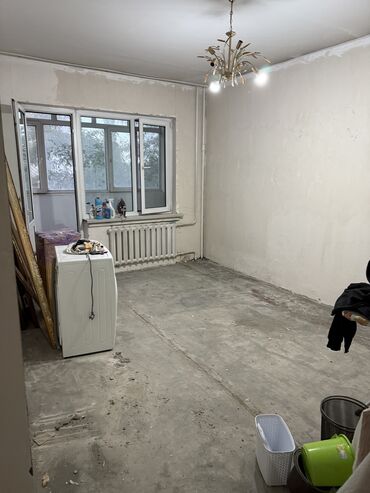 ищу квартиру без хозяина: 1 бөлмө, 40 кв. м, 105-серия, 3 кабат, ПСО (өзү оңдоп түзөтүп бүтүү үчүн)