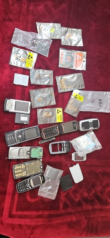 Digər mobil telefonlar: Salam zapcas kimi telfonlardi ekran lentalar var hamsi bir yerde