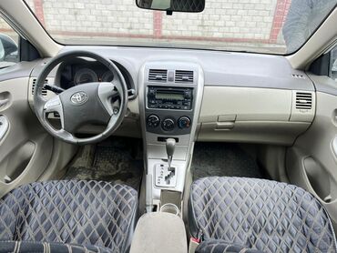 автомобиль toyota corolla: Toyota Corolla: 2010 г., 1.8 л, Автомат, Бензин, Седан