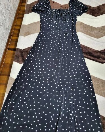 Gündəlik donlar: Cox az geyinilib 36 razmer 35 azn alinib 15 azn satilir cox gozel