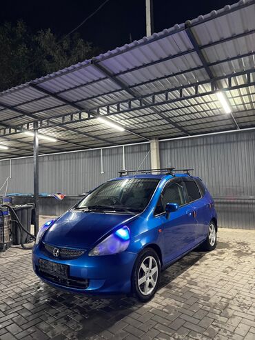 продаю скутер срочно: Honda Fit: 2002 г., 1.5 л, Вариатор, Бензин, Хэтчбэк