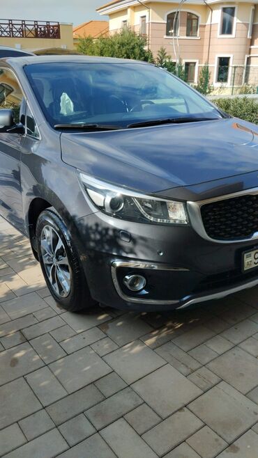 Kia: Model: Kia Karnival Miniven Il:2017 2018de salonnan alinib Mator 2.2