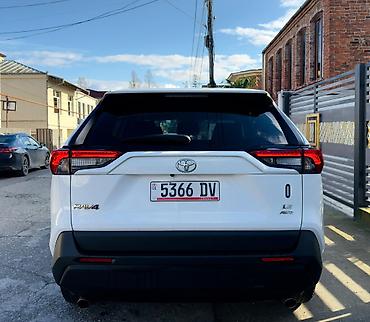 Toyota: Toyota RAV4: 2022 г. — 4