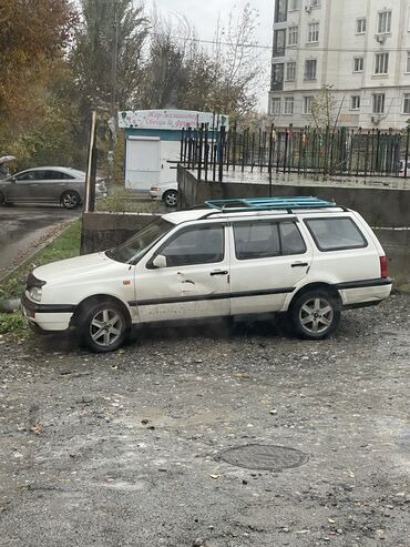 Volkswagen: Volkswagen Golf Variant: 1993 г., 1.8 л, Механика, Бензин, Универсал