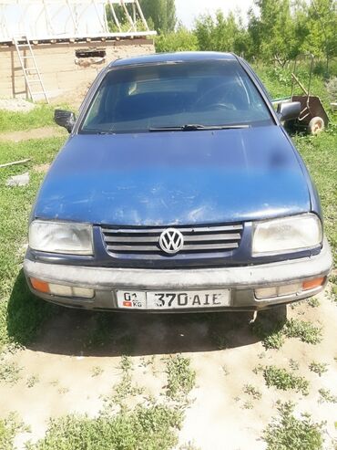 киа авто: Volkswagen Vento: 1992 г., 1.8 л, Механика, Бензин, Седан