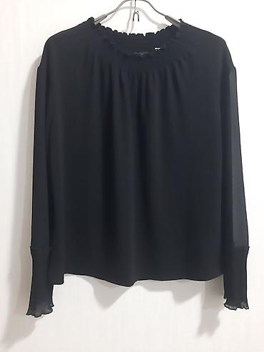 alt geyimleri: Qara uzunqol bluz - Model: elastik büzgülü halqa yaxalı - Material — 1
