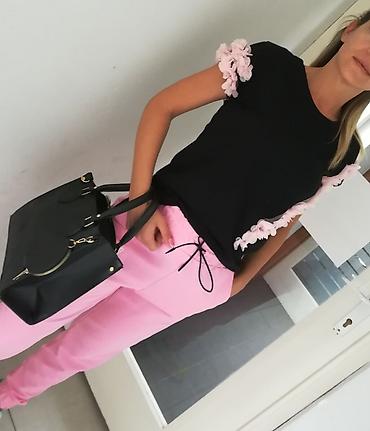 baletanke devojcice: Divna majica sa bebi roze cveticima, uvoz Turska
Vel S M — 4