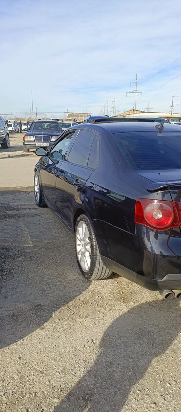 Volkswagen: Volkswagen Jetta: 2 l | 2009 il Sedan — 13
