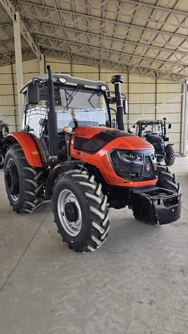 двух мостовой тягач: Модель FL1104 - Цена - 33 400 долларов США. Двигатель: - Марка