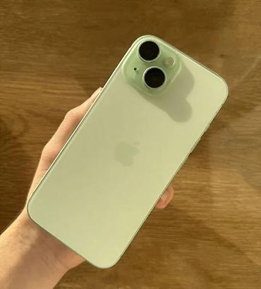 IPhone 15, Б/у, 128 ГБ, Зеленый, Чехол, 78 %
