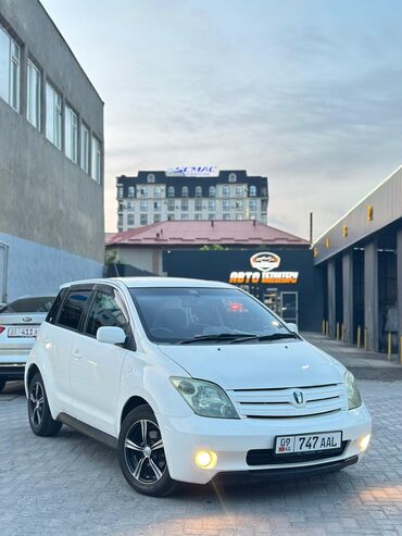 Toyota: Toyota ist: 2003 г., 1.5 л, Автомат, Бензин, Хэтчбэк