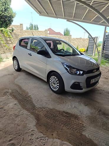 Транспорт: Chevrolet Spark: 2017 г., Автомат, Бензин, Хэтчбэк — 1