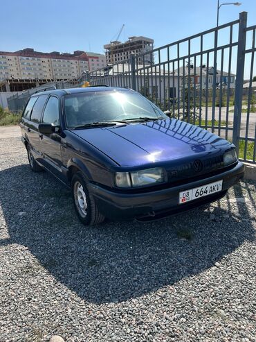 Tecno: Volkswagen Passat: 1990 г., 1.8 л, Механика, Бензин, Универсал