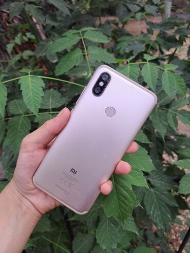 андроид магинтола: Xiaomi, Mi A2, Б/у, 64 ГБ, цвет - Золотой, 1 SIM, 2 SIM