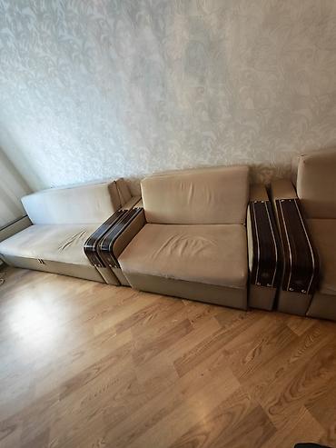 Yataq otağı dəstləri: 3 Divan - 100 Azn (açılır) Yataq dəsti - 250 Azn (şkaflar daxil) — 11
