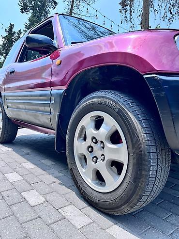 Toyota RAV4: 2 l | 1994 il Krossover — 6