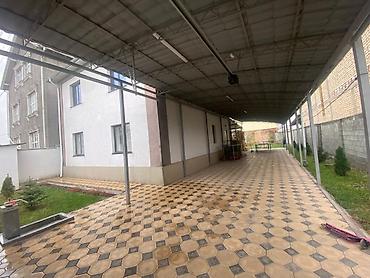 Продажа коттеджей и домов: Продаётся двухэтажный дом 200 м² в жилмассиве Ак-Орго Продаётся — 2