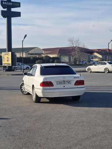 Mercedes-Benz: Mercedes-Benz E‑Class (W210) sedan - Rəng: ağ - Kuzov: 4 qapılı sedan — 14