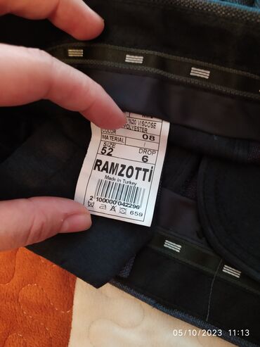 Kostyumlar: 1 defe toyda geyinilib ( beylik kostyum şalvarı olub ) 52 razmer Türk -da lalafo.az — 8 Kostyumlar: 1 defe toyda geyinilib ( beylik kostyum şalvarı olub ) 52 razmer Türk — 8