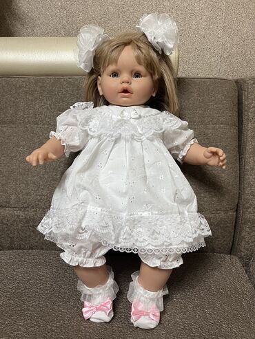 симпатичную куклу: Кукла, 60 см. Говорит «мама», «папа», плачет