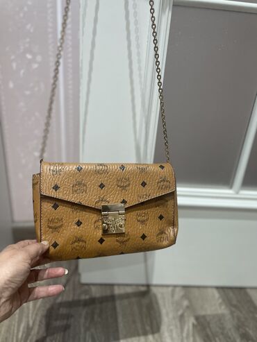 чанта: MCM brendi 700 $ alınıb, azistifadə olunub150 azn a satıram