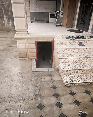 ev al: Satılır: həyət evi. 6 sootda 2 ev. biri 2 mertebe. altında 3 tükan — 2