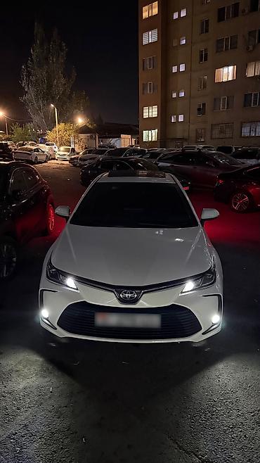 Toyota: Toyota Corolla: 2023 г., 1.8 л, Вариатор, Гибрид, Седан — 1