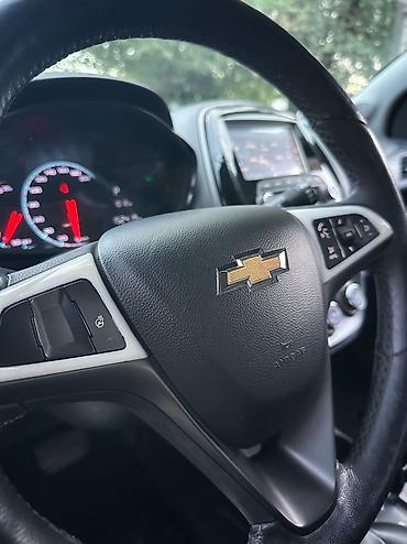 Chevrolet: Chevrolet Spark: 2018 г., 1 л, Вариатор, Бензин, Хэтчбэк — 18