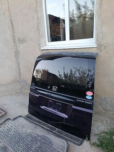 Унаа: Задняя пятая дверь (крышка багажника) Honda Stepwgn Spada - — 2