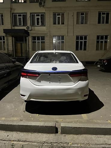 Продажа авто: Toyota Corolla: 2019 г., 1.8 л, Вариатор, Гибрид, Седан — 3