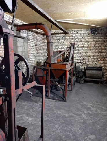 Помещения свободного назначения: Продаётся коммерческая недвижимость с.Сокулук 📍 Расположение: Объект — 13