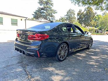 вмятина: BMW 5 series: 2020 г., 3 л, Седан — 3