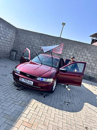 mercedesbenz milenium: Opel Vectra: 1997 г., 1.8 л, Механика, Седан — 4