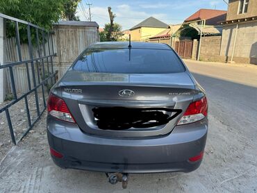 Hyundai: Hyundai Solaris: 2011 г., 1.4 л, Механика, Бензин, Седан