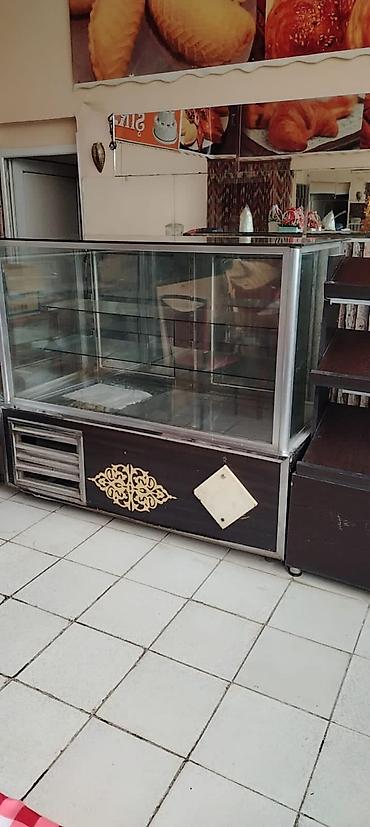 Digər biznes avadanlığı: Quru vitrin satilir 450azn. Soyuducu kimi de isletmek olar. Unvan — 1