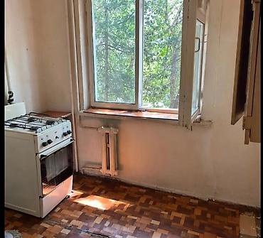 2 комнаты, 44 м², 6 мкр 104 серия, 3 этаж, Требуется ремонт