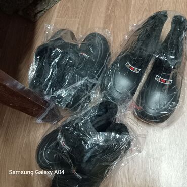 Босоножки, сандалии, шлепанцы: Мужские сандалии, 39, Новый, цвет - Оранжевый, Самовывоз — 30