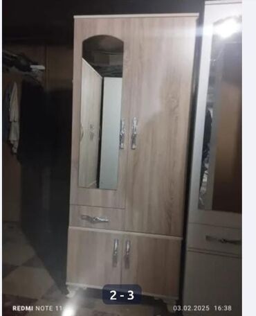 Divanlar: Açılan, 2 qapılı Düz dolab, Şifonyer