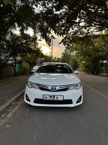 некия 2: Toyota Camry: 2014 г., 2.5 л, Автомат, Бензин, Седан