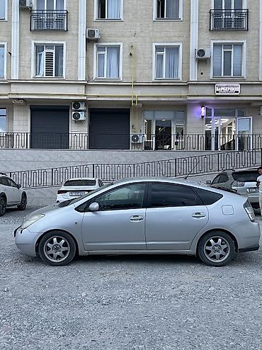 byd e6: Toyota Prius: 2004 г., 1.5 л, Гибрид — 4
