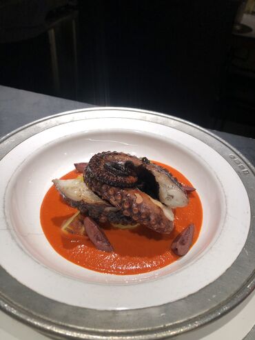 Повара: Шеф повар богатый опыт работы более 12 лет. Работал в Москве элитных — 30