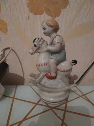 Süni güllər: Fiqur, Keramika