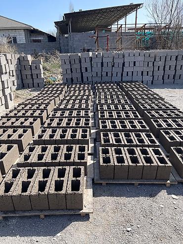пекоблок: Пескаблок узкий 20-15-40
Пескоблок широкий 20-20-40 
Тумба — 4